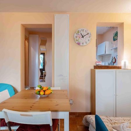 San Frediano Cozy Studio With Private Patio Apartment ฟลอเรนซ์ ภายนอก รูปภาพ