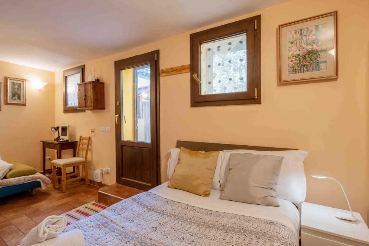 San Frediano Cozy Studio With Private Patio Apartment ฟลอเรนซ์ ภายนอก รูปภาพ