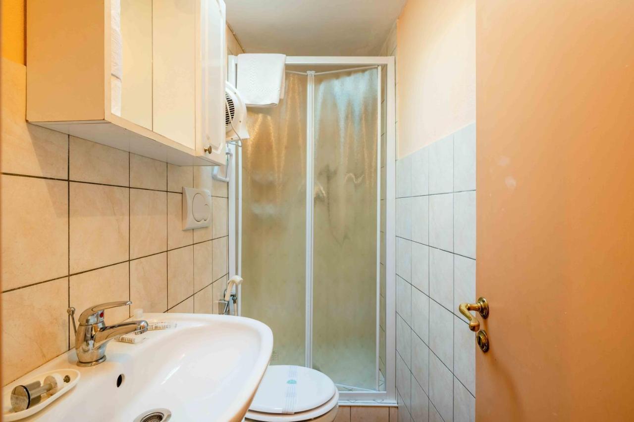 San Frediano Cozy Studio With Private Patio Apartment ฟลอเรนซ์ ภายนอก รูปภาพ